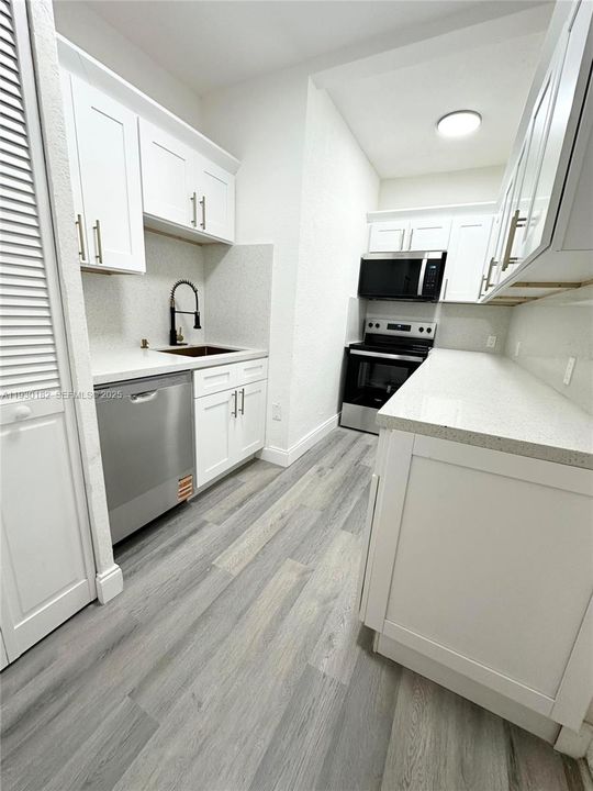 待售: $599,000 (3 贝兹, 1 浴室, 1318 平方英尺)