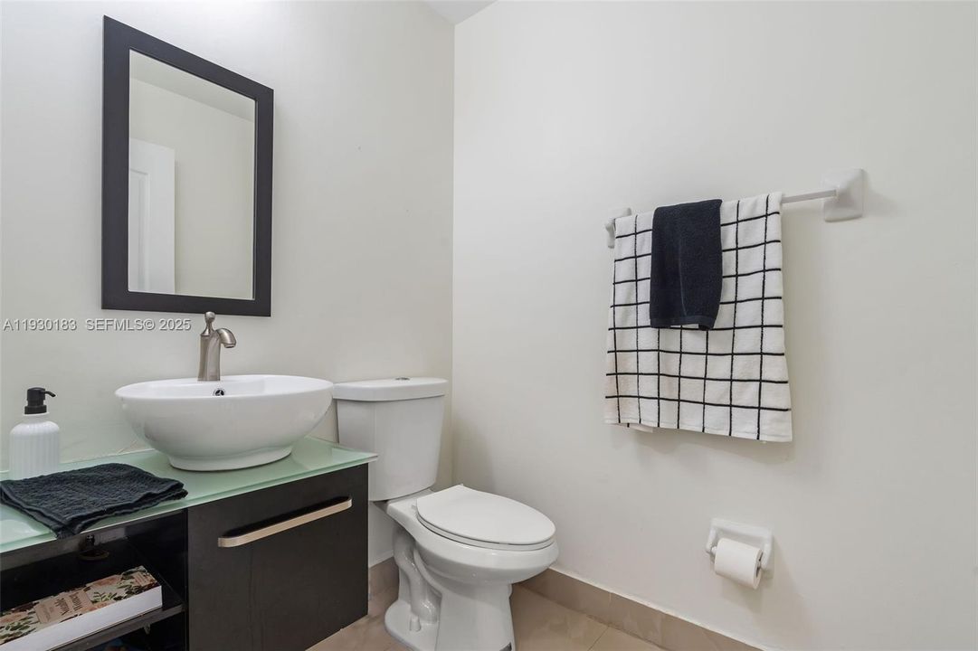 For Sale: $699,999 (4 beds, 2 baths, 2515 Square Feet)