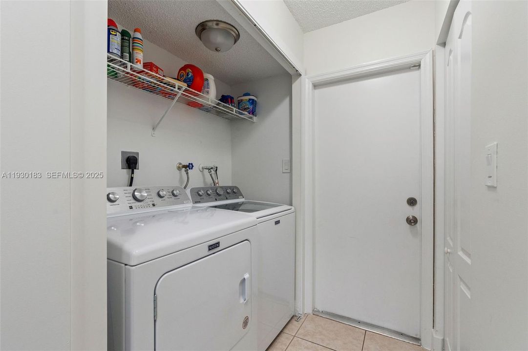 For Sale: $699,999 (4 beds, 2 baths, 2515 Square Feet)