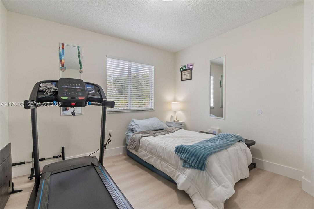 For Sale: $699,999 (4 beds, 2 baths, 2515 Square Feet)