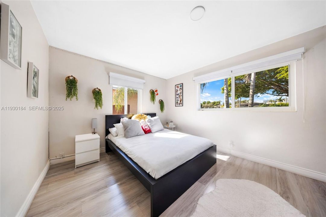 For Sale: $649,000 (4 beds, 3 baths, 1533 Square Feet)