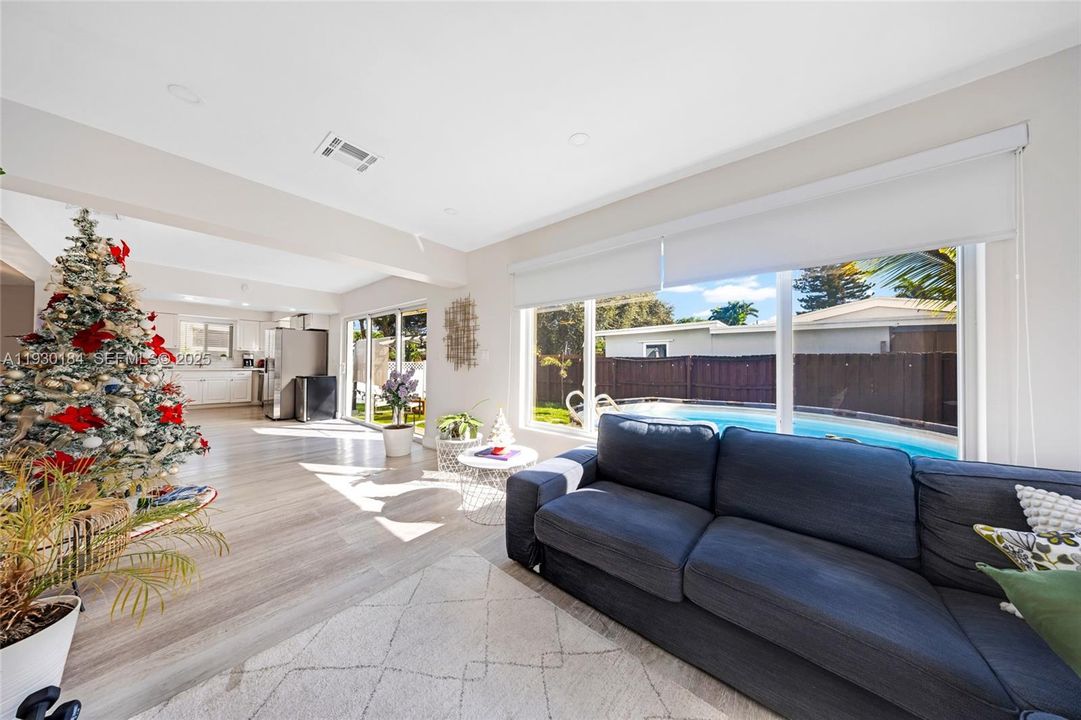 For Sale: $649,000 (4 beds, 3 baths, 1533 Square Feet)