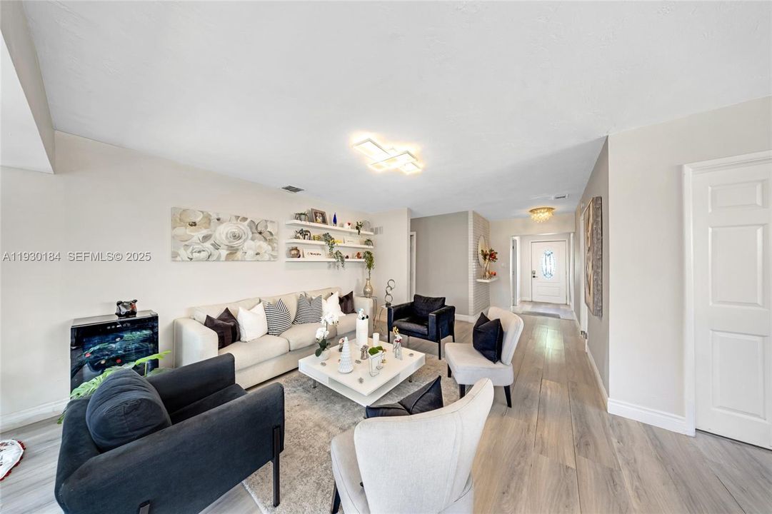 For Sale: $649,000 (4 beds, 3 baths, 1533 Square Feet)