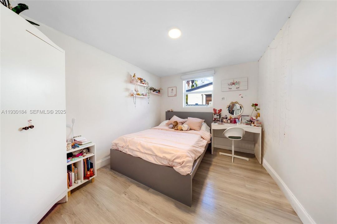 For Sale: $649,000 (4 beds, 3 baths, 1533 Square Feet)