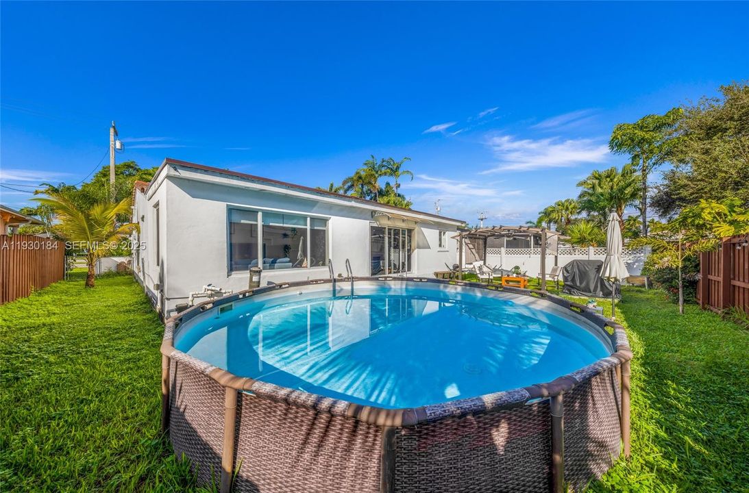 For Sale: $649,000 (4 beds, 3 baths, 1533 Square Feet)