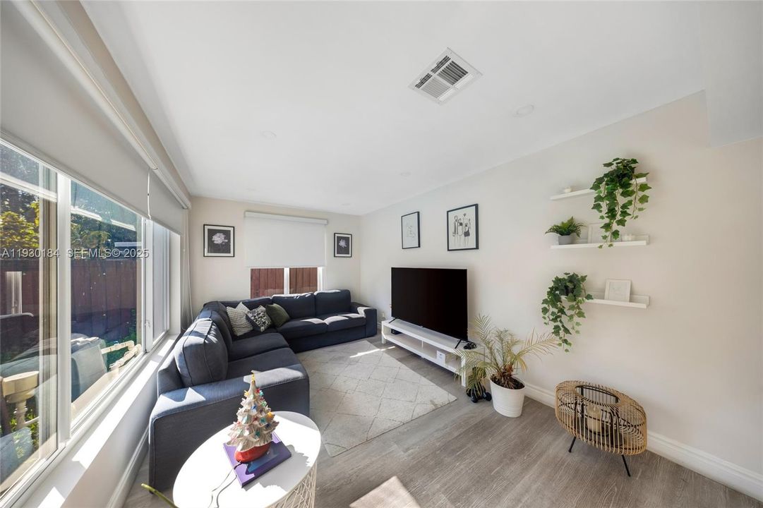 For Sale: $649,000 (4 beds, 3 baths, 1533 Square Feet)