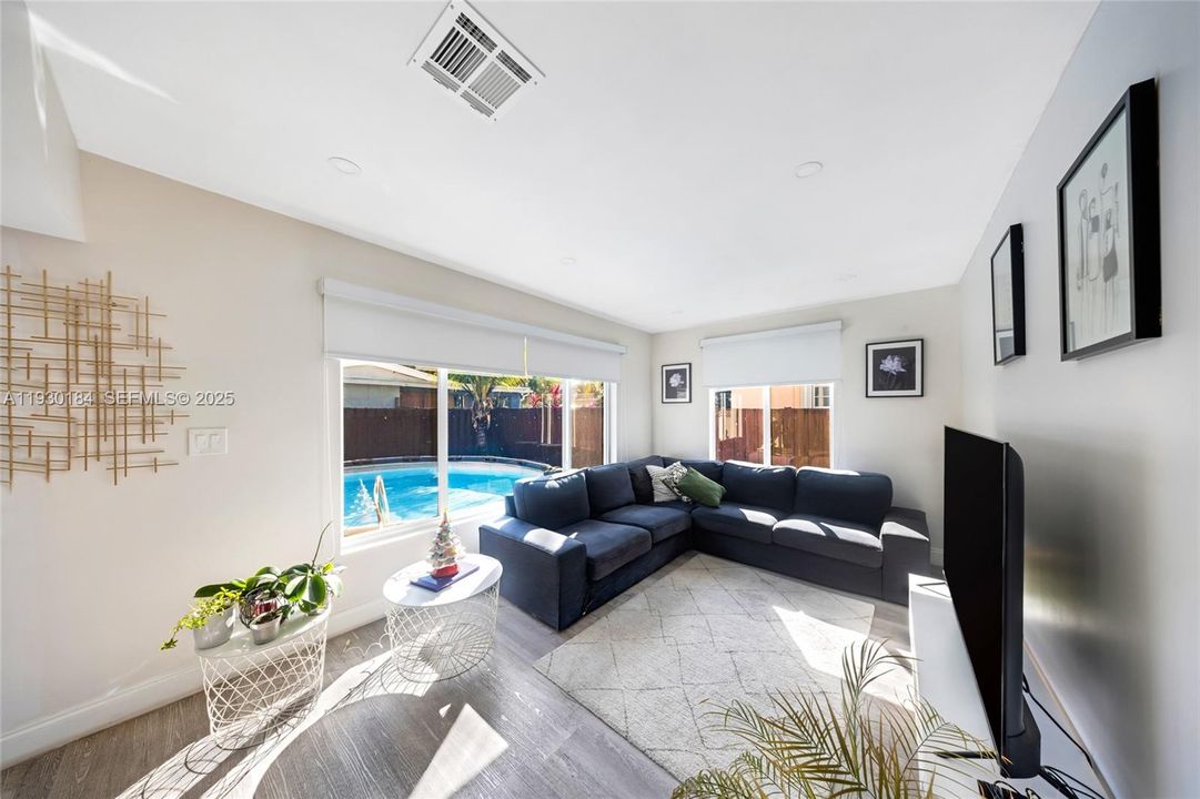 For Sale: $649,000 (4 beds, 3 baths, 1533 Square Feet)