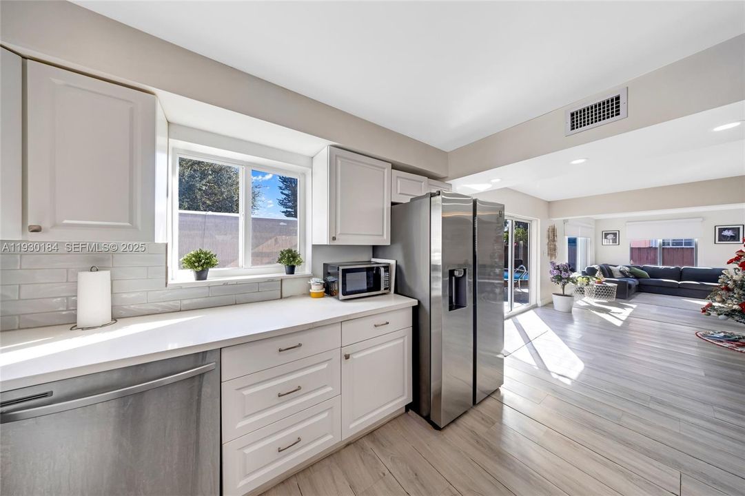 For Sale: $649,000 (4 beds, 3 baths, 1533 Square Feet)