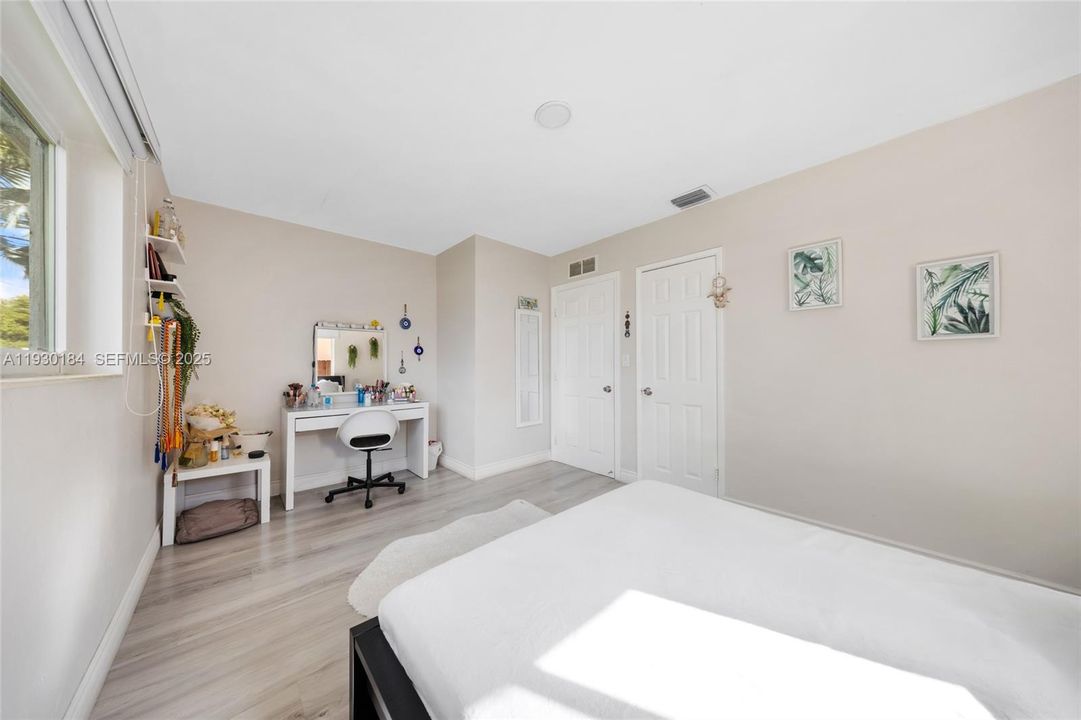 For Sale: $649,000 (4 beds, 3 baths, 1533 Square Feet)