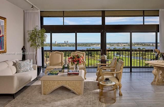 For Rent: $5,700 (2 beds, 2 baths, 1855 Square Feet)