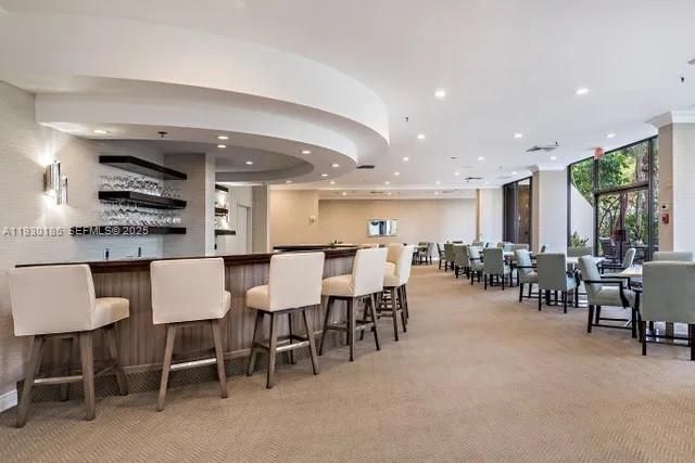 For Rent: $5,700 (2 beds, 2 baths, 1855 Square Feet)