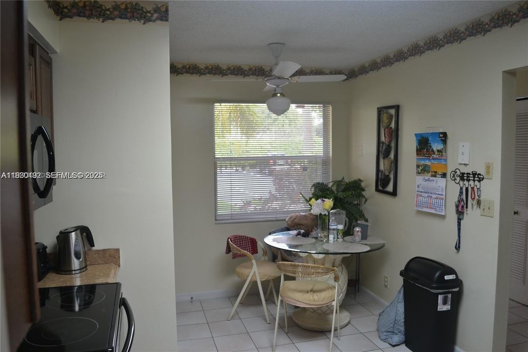 For Sale: $129,000 (1 beds, 2 baths, 960 Square Feet)