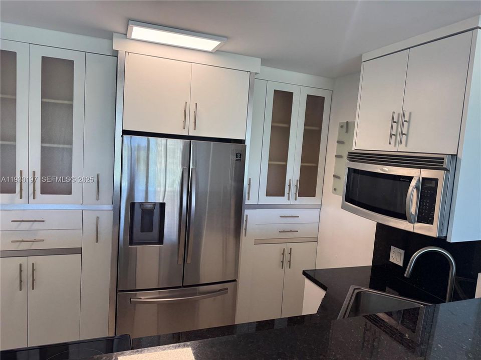 出租: $2,450 (1 贝兹, 1 浴室, 991 平方英尺)