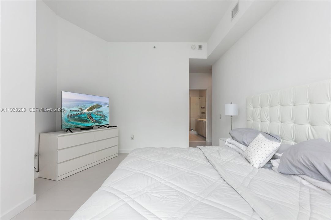 На продажу: $590,000 (2 спален, 2 ванн, 1069 Квадратных фут)