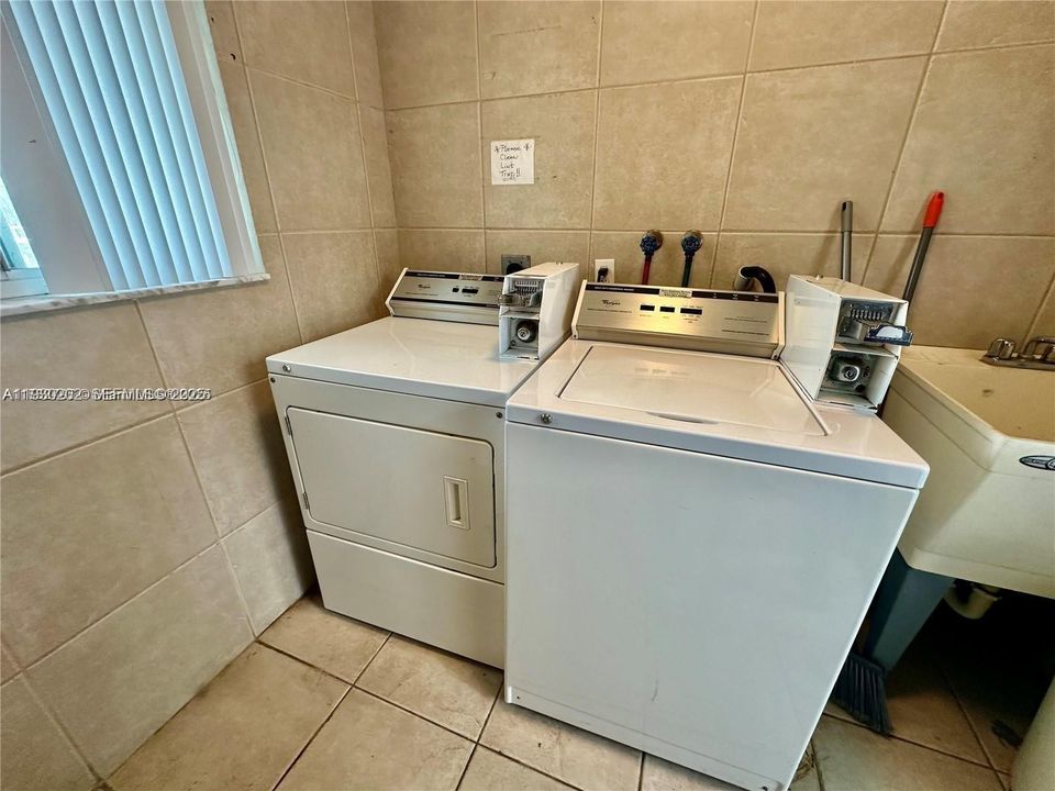 For Rent: $1,350 (1 beds, 1 baths, 435 Square Feet)