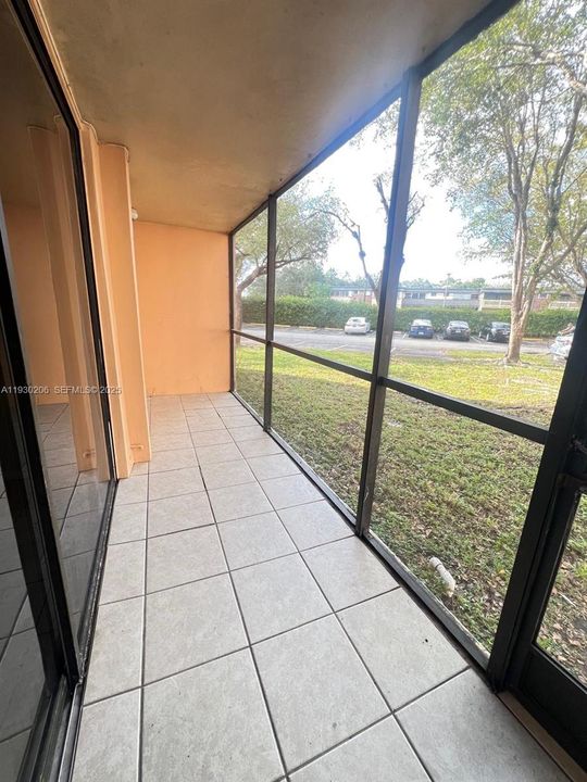 For Rent: $2,240 (3 beds, 2 baths, 1040 Square Feet)