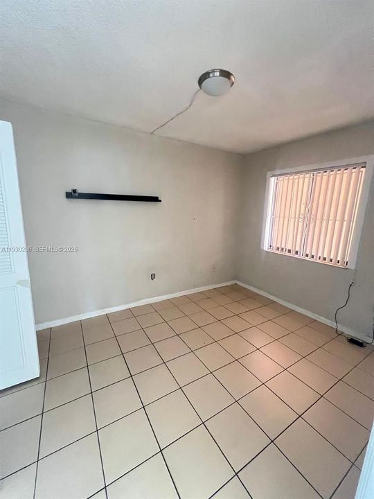 For Rent: $2,240 (3 beds, 2 baths, 1040 Square Feet)