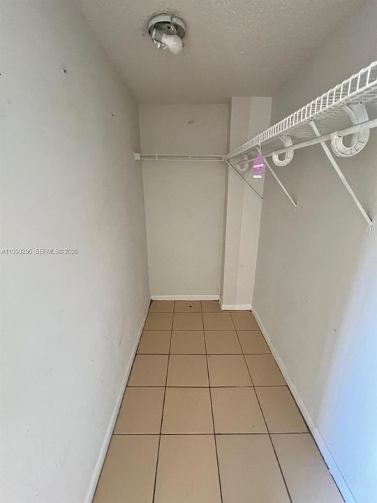 For Rent: $2,240 (3 beds, 2 baths, 1040 Square Feet)