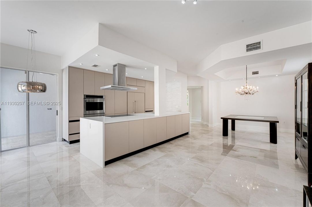 For Sale: $2,295,000 (5 beds, 4 baths, 2877 Square Feet)