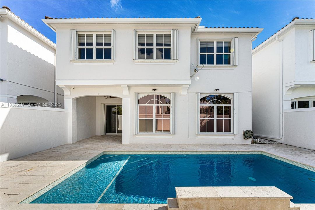 For Sale: $2,295,000 (5 beds, 4 baths, 2877 Square Feet)