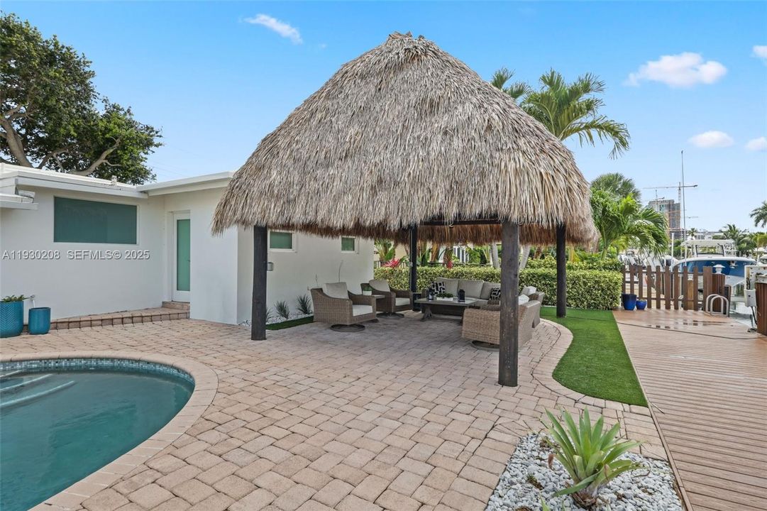 For Sale: $1,699,000 (3 beds, 3 baths, 1790 Square Feet)