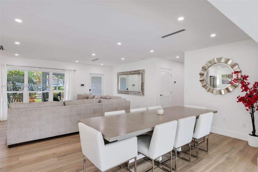 For Sale: $1,699,000 (3 beds, 3 baths, 1790 Square Feet)