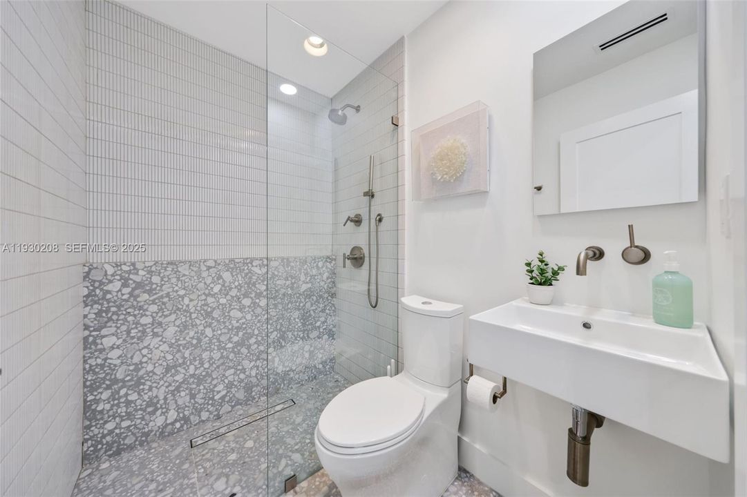 For Sale: $1,699,000 (3 beds, 3 baths, 1790 Square Feet)