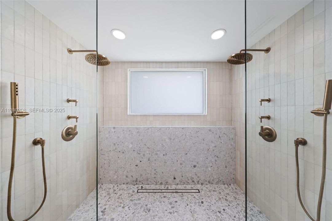 For Sale: $1,699,000 (3 beds, 3 baths, 1790 Square Feet)