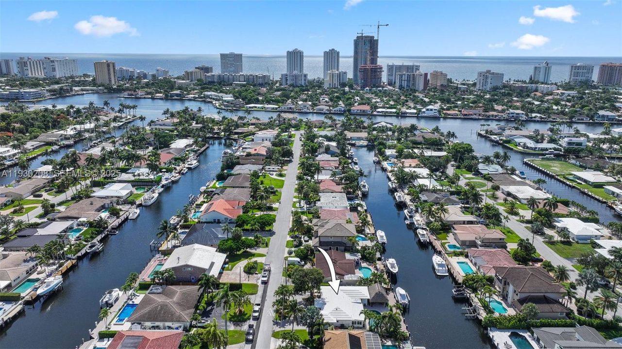 For Sale: $1,699,000 (3 beds, 3 baths, 1790 Square Feet)