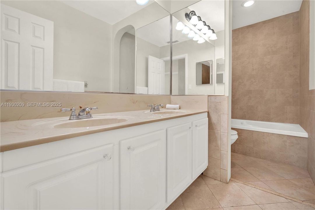 For Sale: $695,000 (4 beds, 3 baths, 1949 Square Feet)