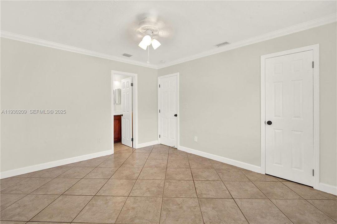 For Sale: $695,000 (4 beds, 3 baths, 1949 Square Feet)