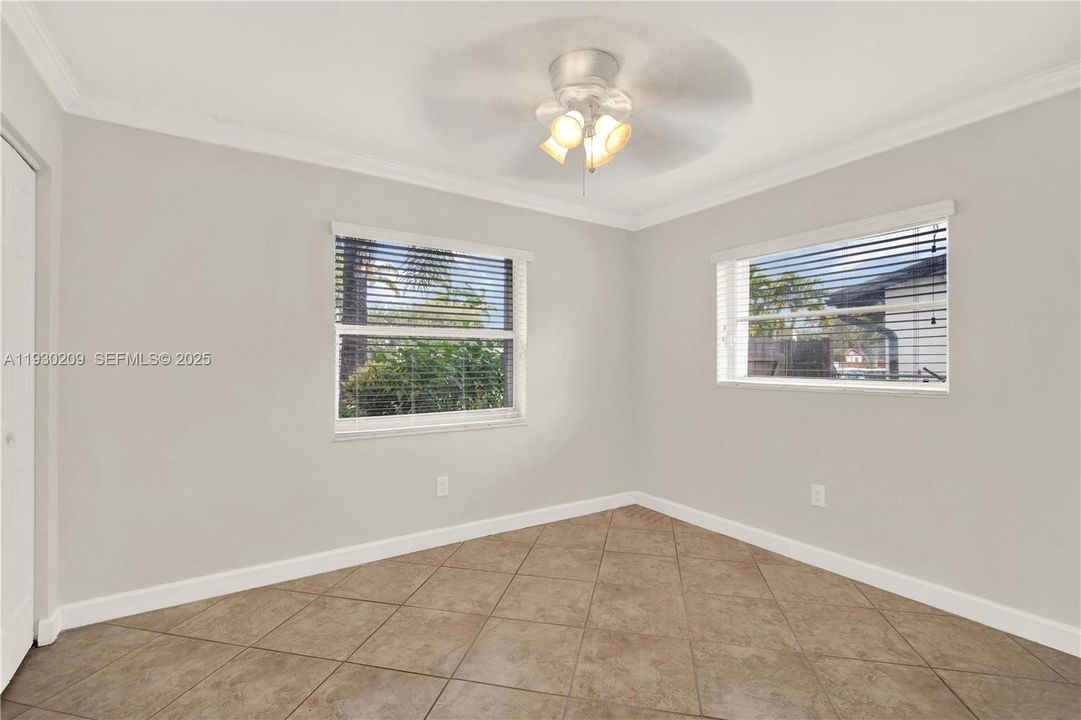 For Sale: $695,000 (4 beds, 3 baths, 1949 Square Feet)