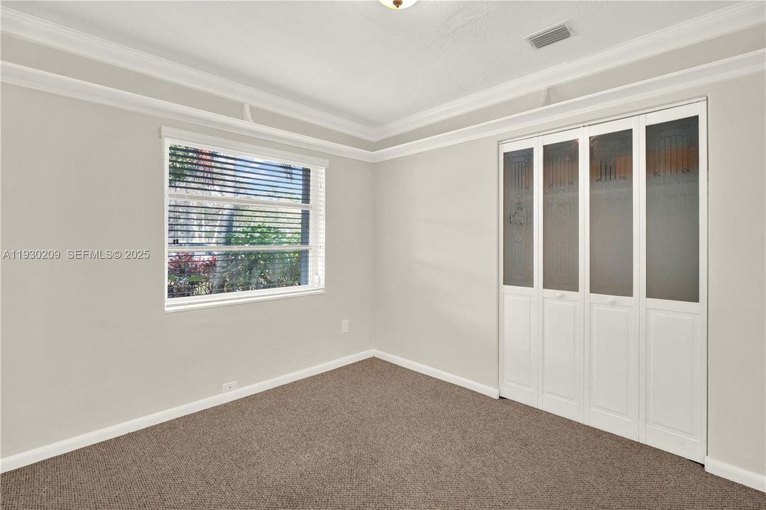 For Sale: $695,000 (4 beds, 3 baths, 1949 Square Feet)