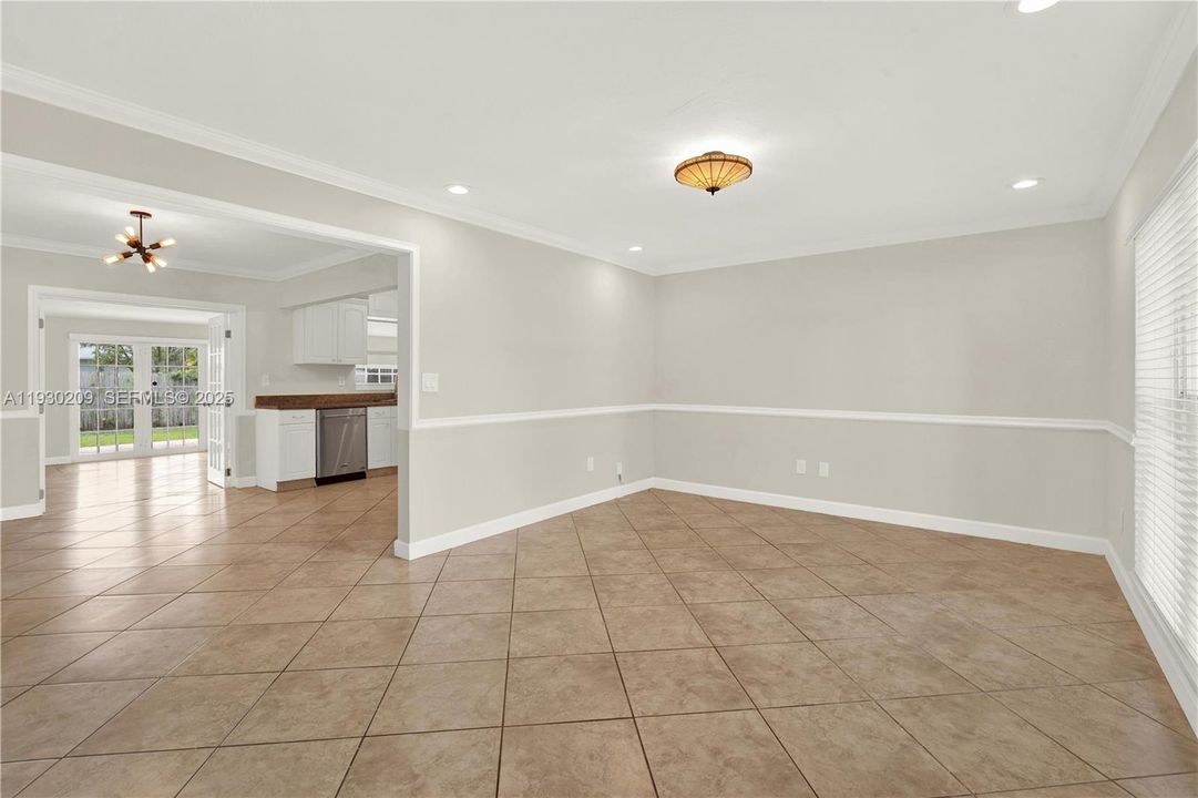 For Sale: $695,000 (4 beds, 3 baths, 1949 Square Feet)