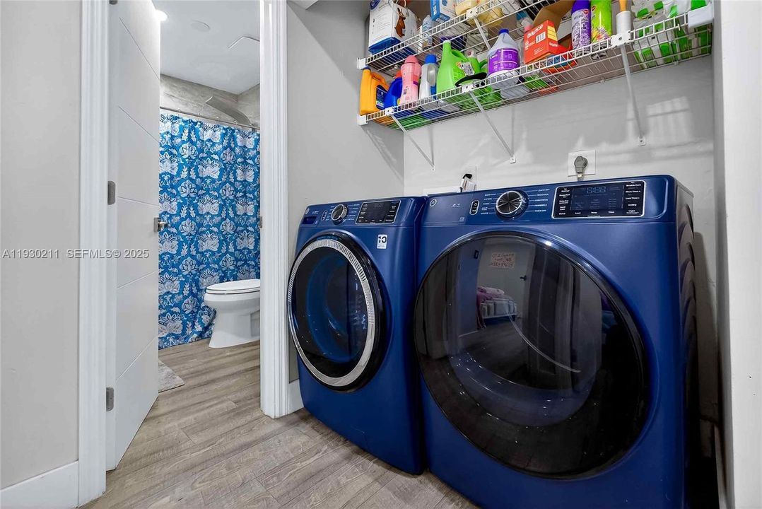 For Sale: $599,000 (3 beds, 2 baths, 1450 Square Feet)