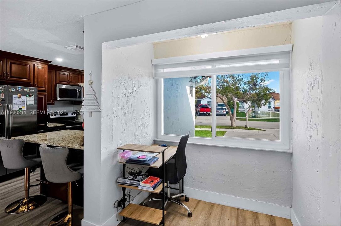 For Sale: $599,000 (3 beds, 2 baths, 1450 Square Feet)