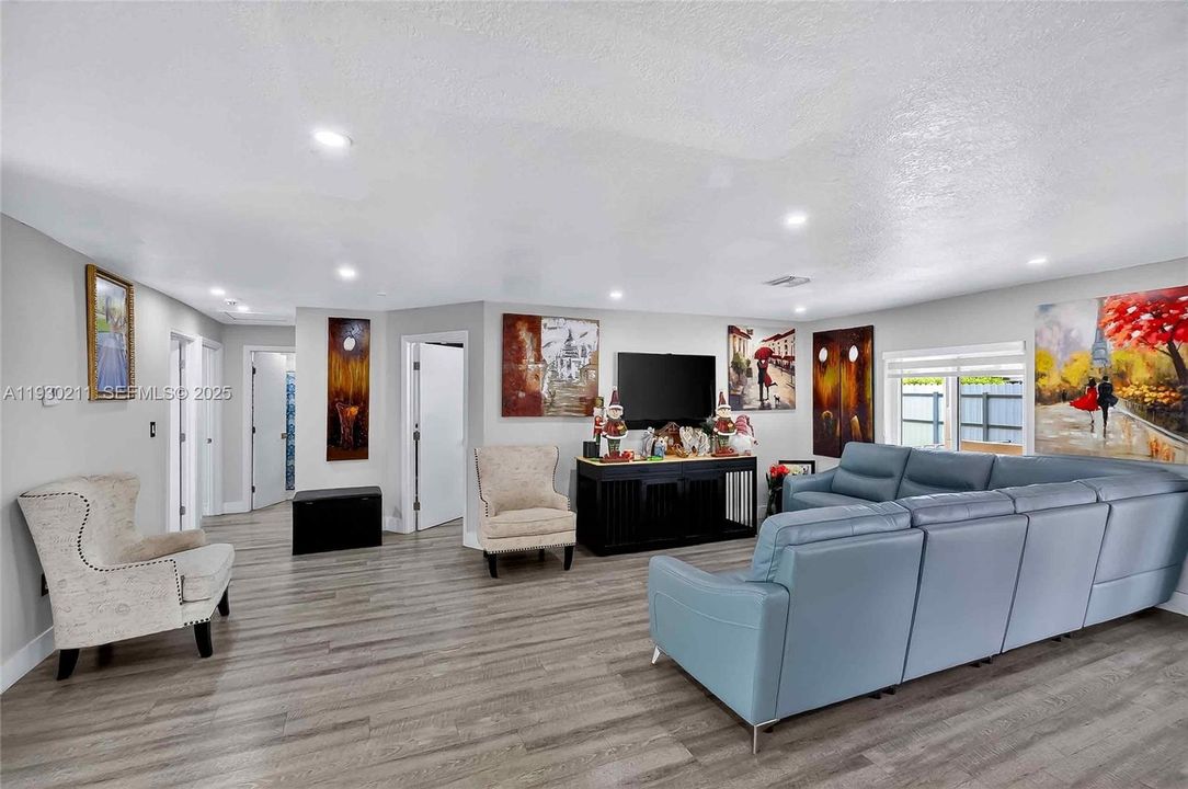 For Sale: $599,000 (3 beds, 2 baths, 1450 Square Feet)