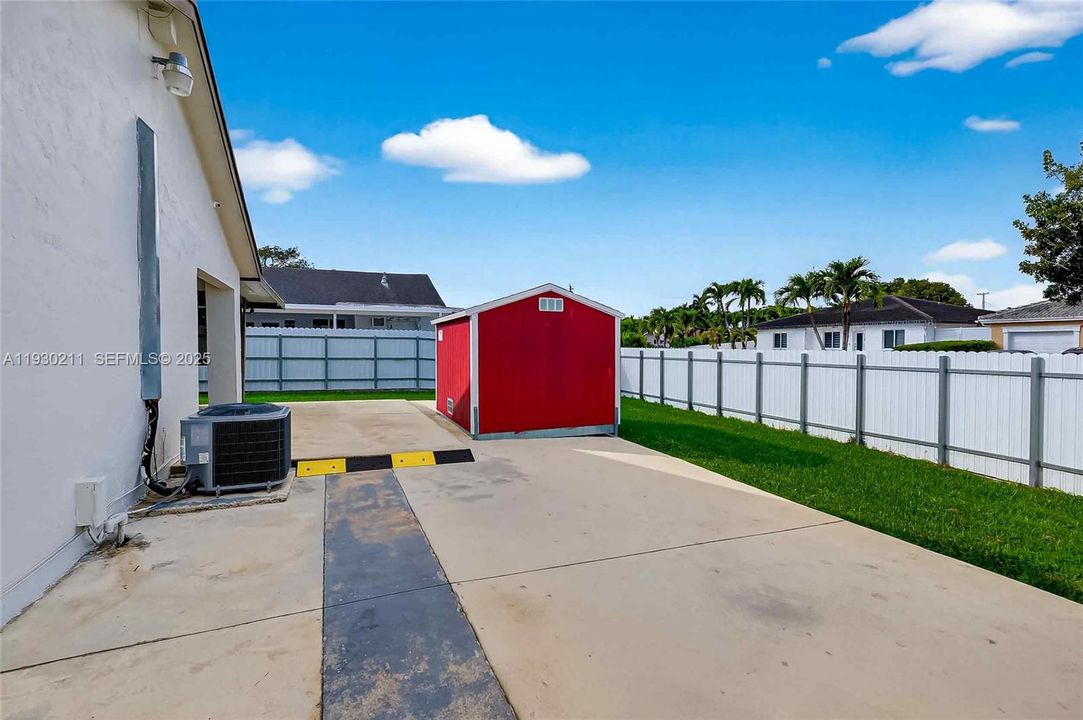 For Sale: $599,000 (3 beds, 2 baths, 1450 Square Feet)