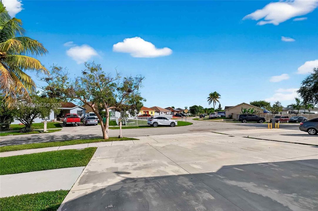 For Sale: $599,000 (3 beds, 2 baths, 1450 Square Feet)