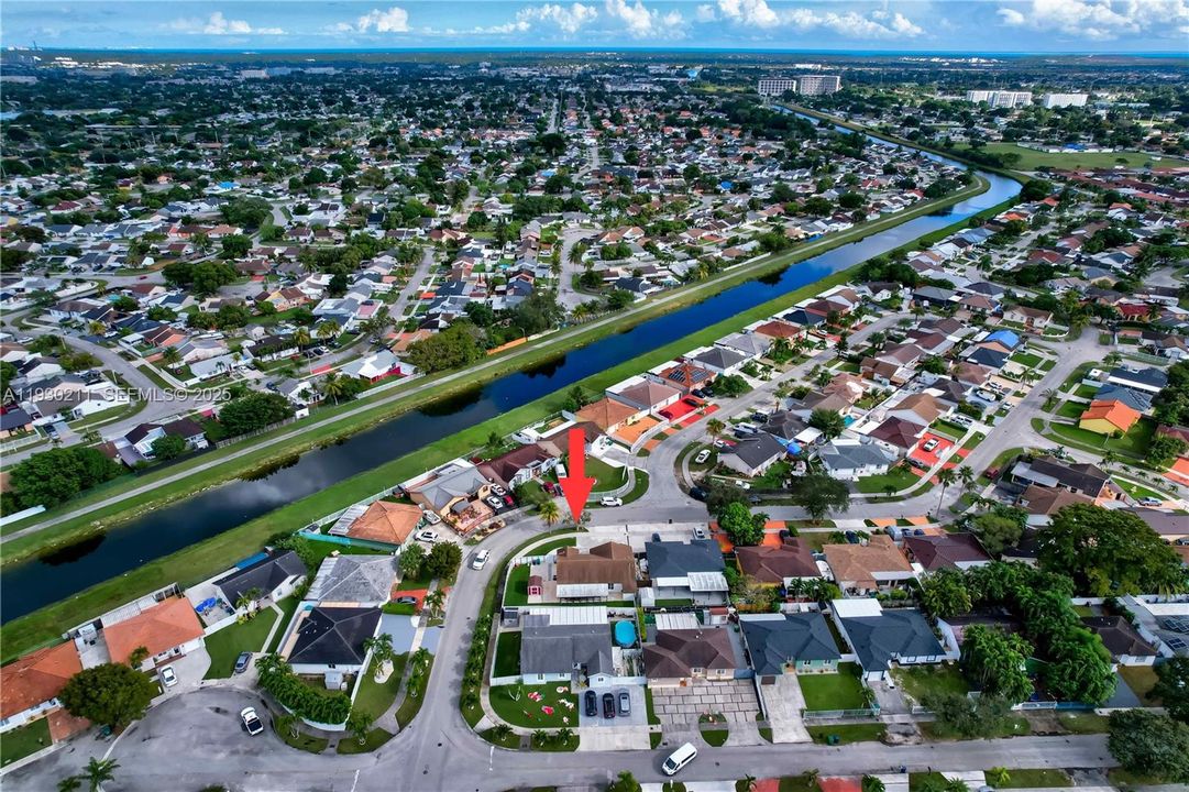 For Sale: $599,000 (3 beds, 2 baths, 1450 Square Feet)