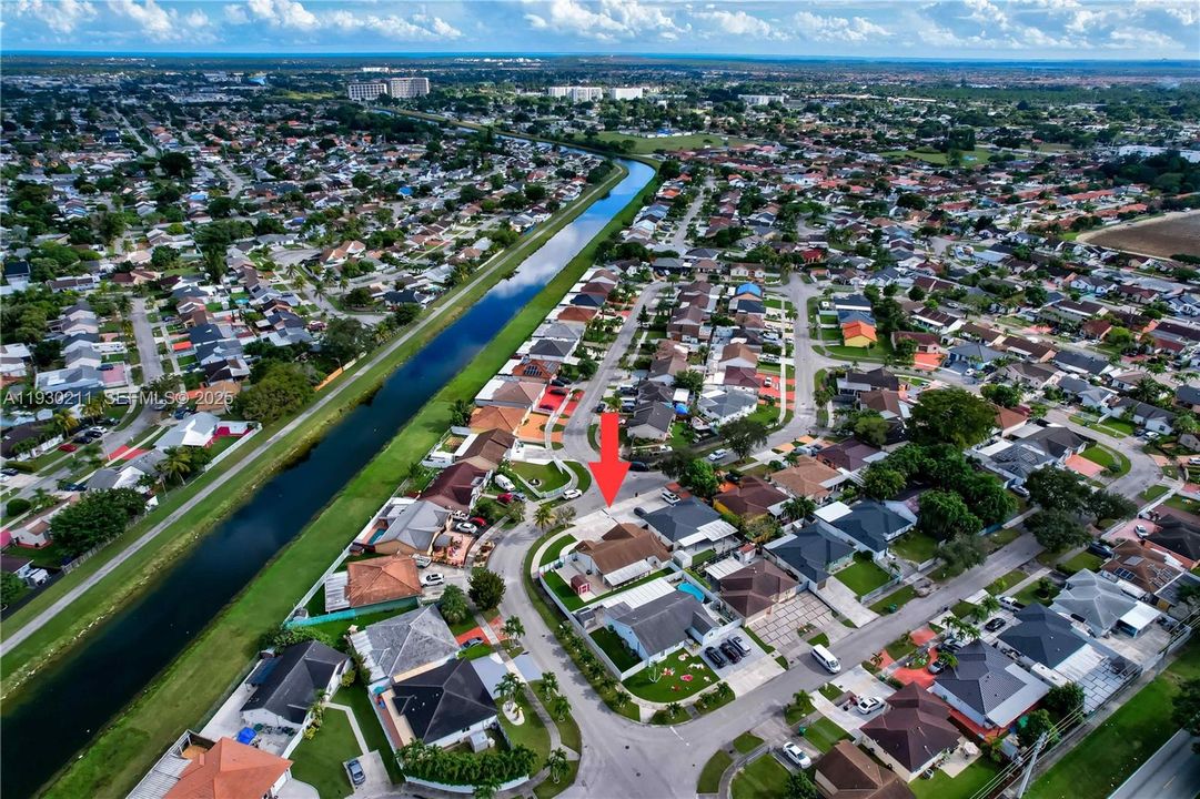 For Sale: $599,000 (3 beds, 2 baths, 1450 Square Feet)