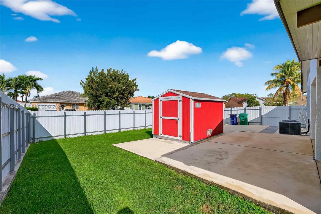 For Sale: $599,000 (3 beds, 2 baths, 1450 Square Feet)