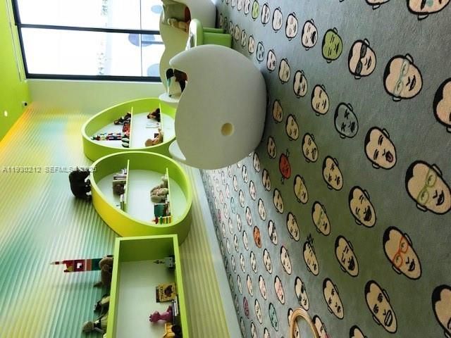 En Renta: $4,100 (2 camas, 2 baños, 944 Pies cuadrados)