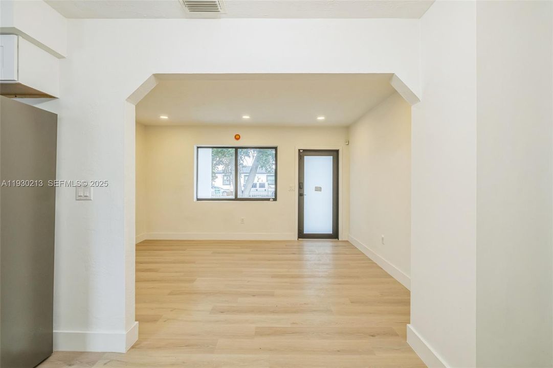 For Rent: $3,600 (4 beds, 2 baths, 1542 Square Feet)