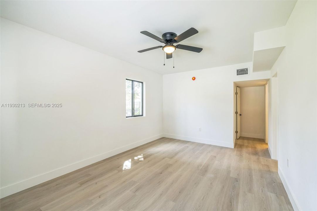 For Rent: $3,600 (4 beds, 2 baths, 1542 Square Feet)