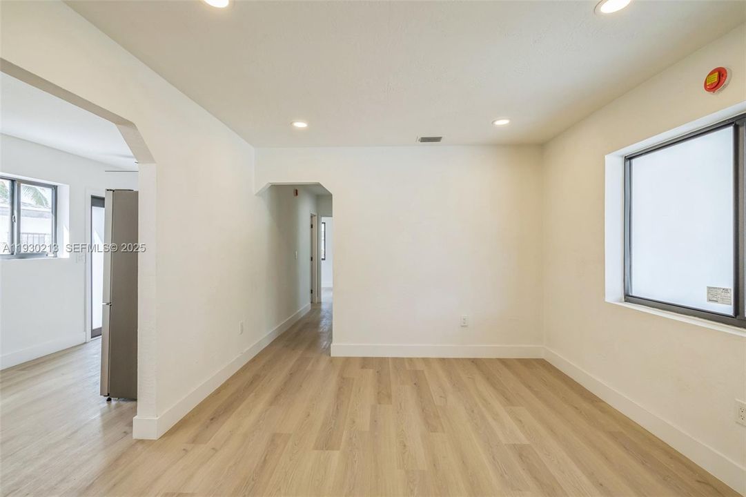 For Rent: $3,600 (4 beds, 2 baths, 1542 Square Feet)