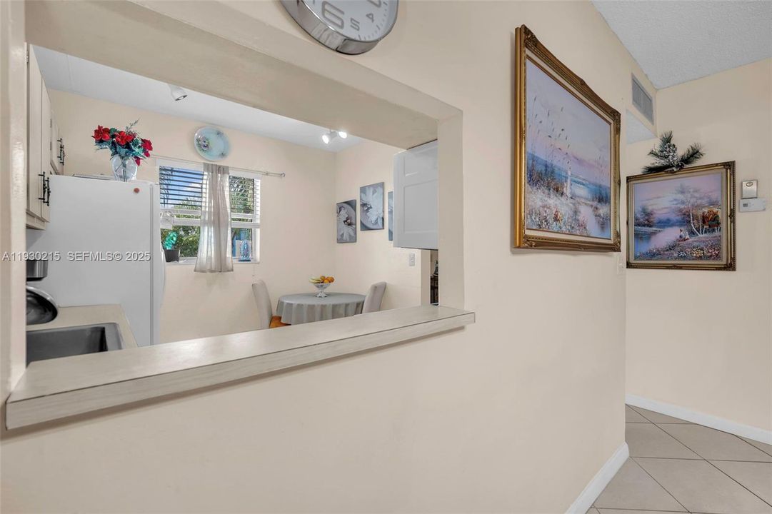 For Sale: $134,900 (2 beds, 2 baths, 958 Square Feet)