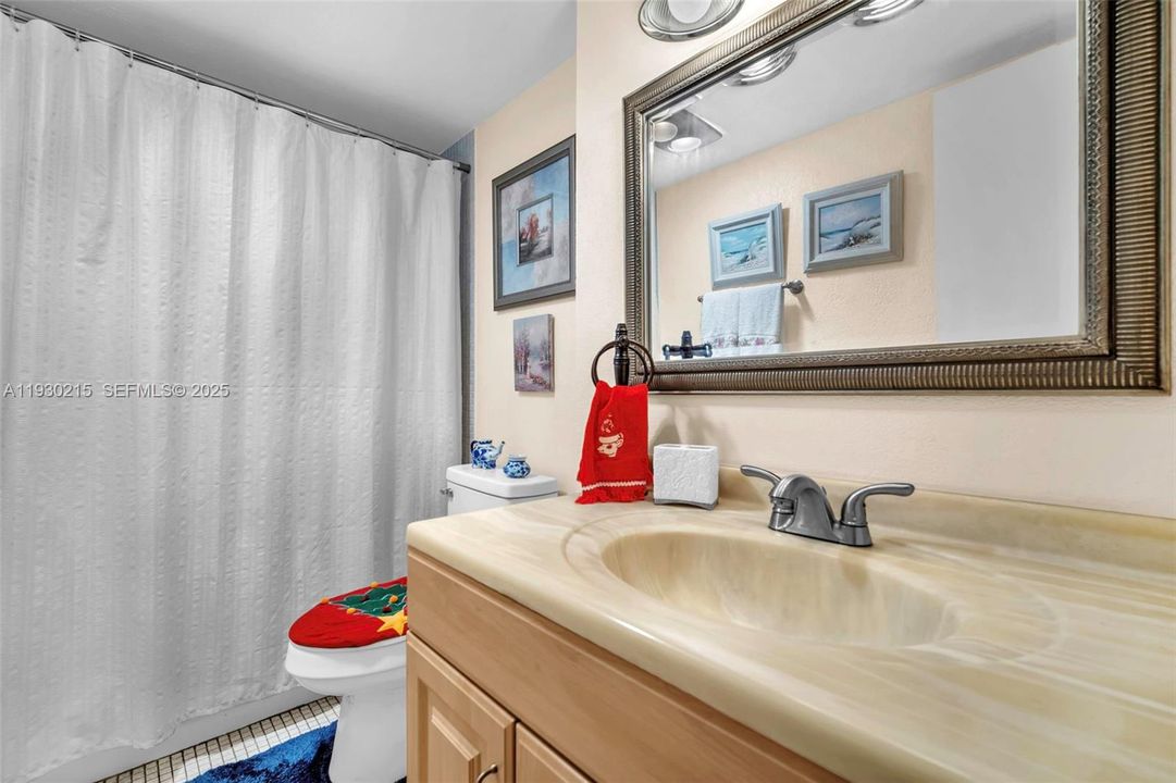 For Sale: $134,900 (2 beds, 2 baths, 958 Square Feet)