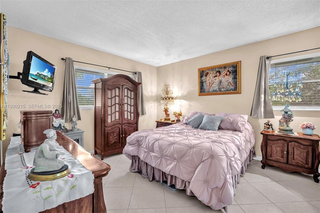 For Sale: $134,900 (2 beds, 2 baths, 958 Square Feet)