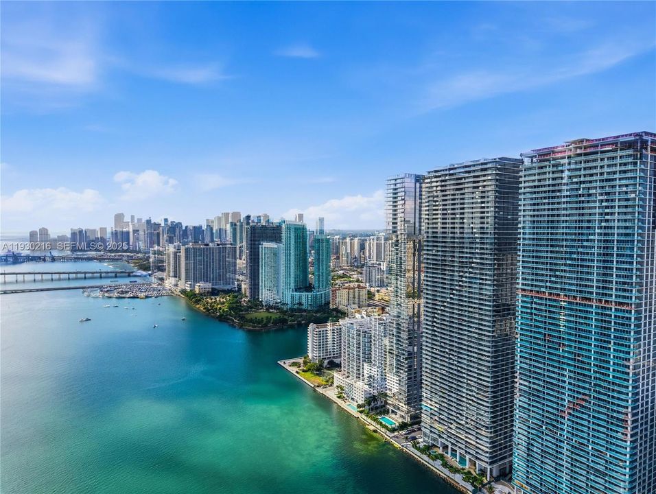 For Sale: $3,289,000 (4 beds, 5 baths, 2686 Square Feet)